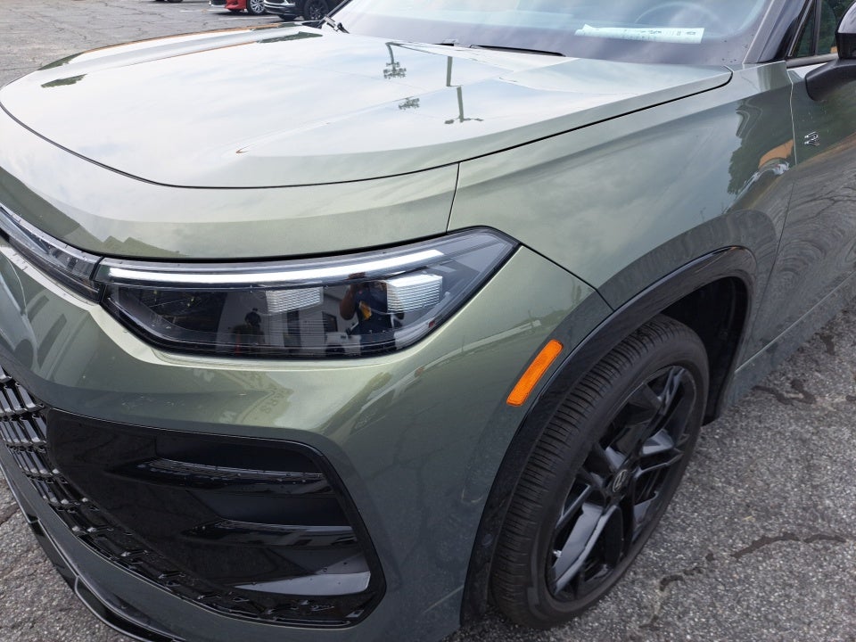 2025 Volkswagen Tiguan SE R-Line Black