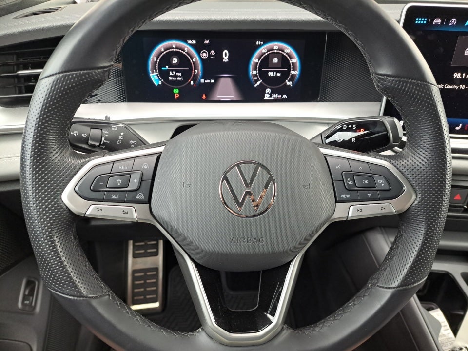 2025 Volkswagen Tiguan SE R-Line Black