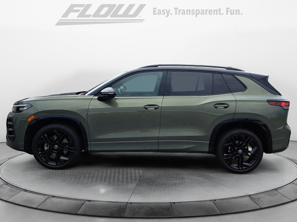 2025 Volkswagen Tiguan SE R-Line Black