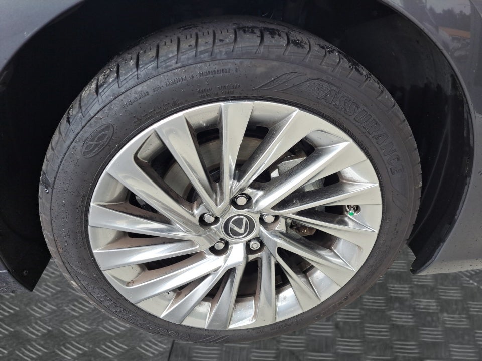 2023 Lexus ES 300h ES 300h Ultra Luxury