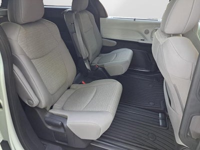 2025 Toyota Sienna LE