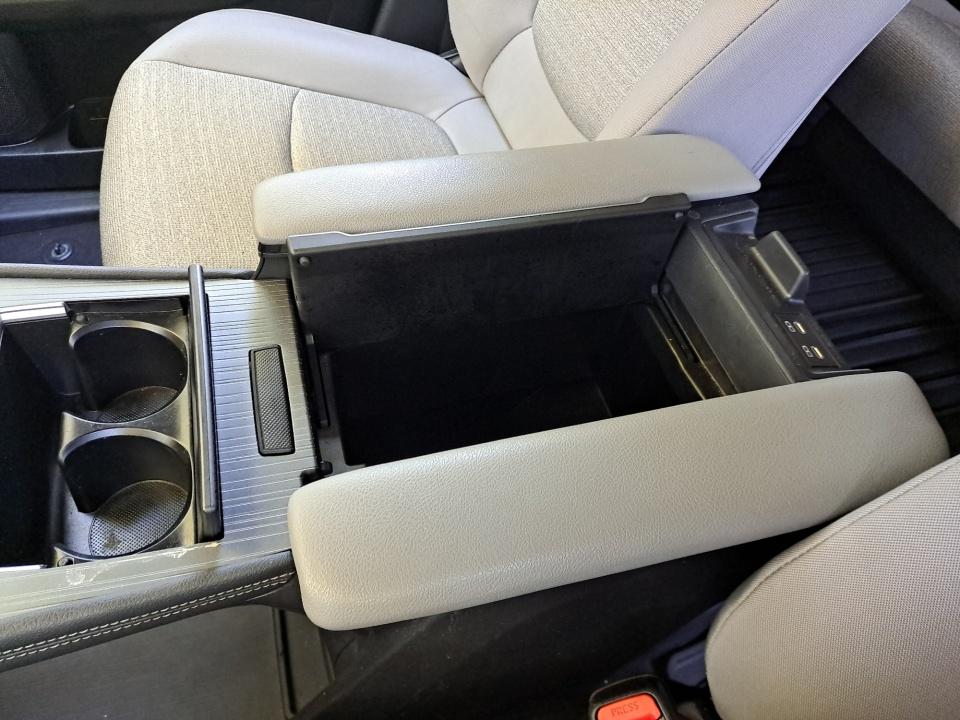 2025 Toyota Sienna LE