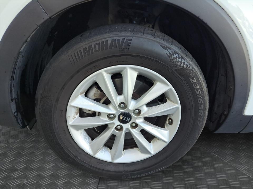 2020 Kia Sorento LX