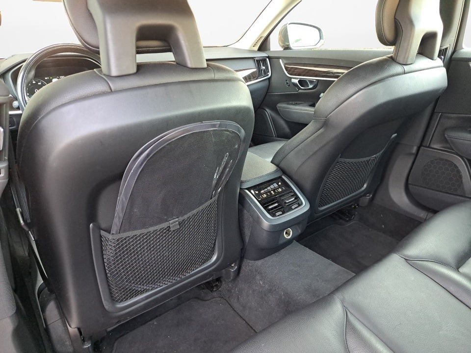 2017 Volvo S90 Momentum