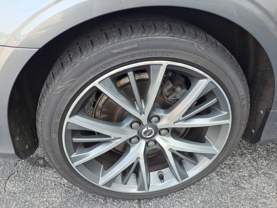 2017 Volvo S90 Momentum