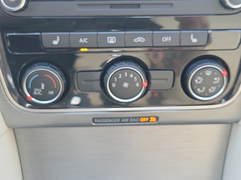 2014 Volkswagen Passat 1.8T SE