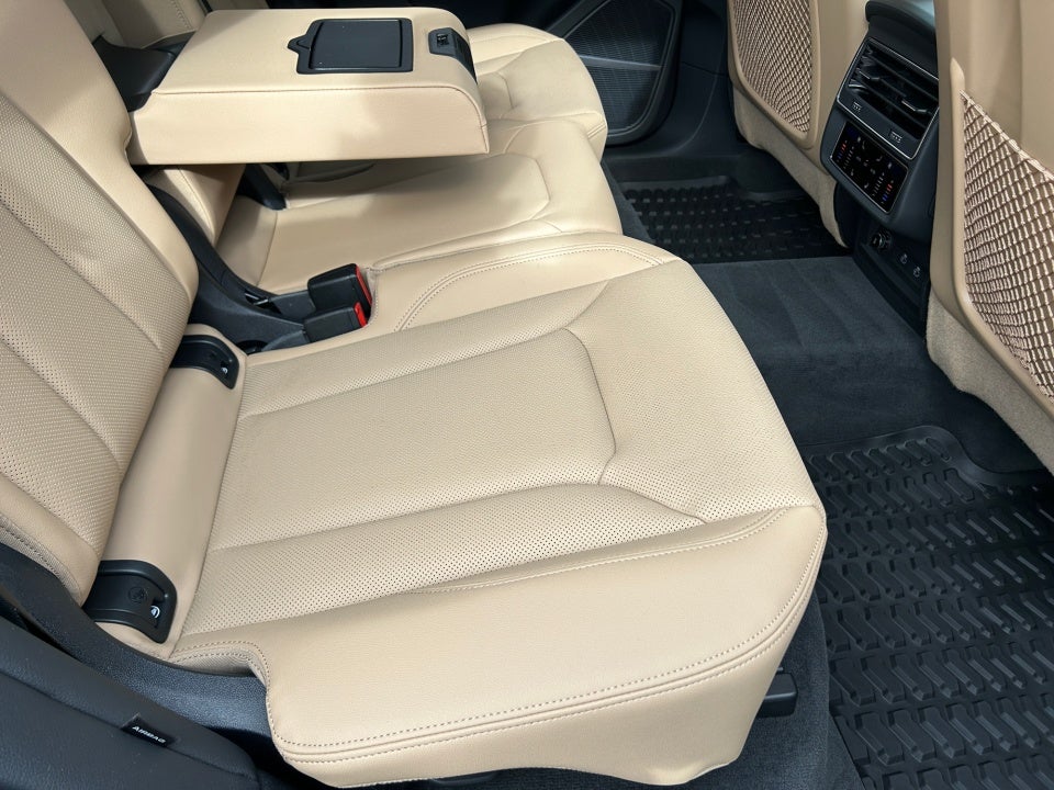 2023 Audi Q8 Premium Plus 55 TFSI quattro Tiptronic