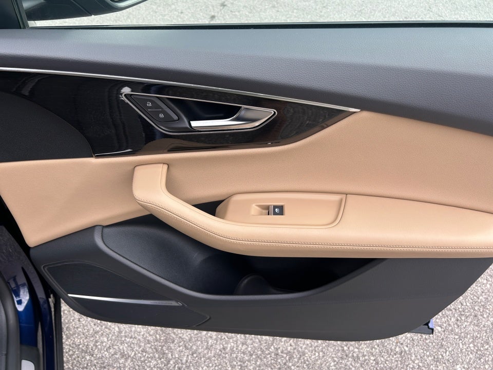 2023 Audi Q8 Premium Plus 55 TFSI quattro Tiptronic