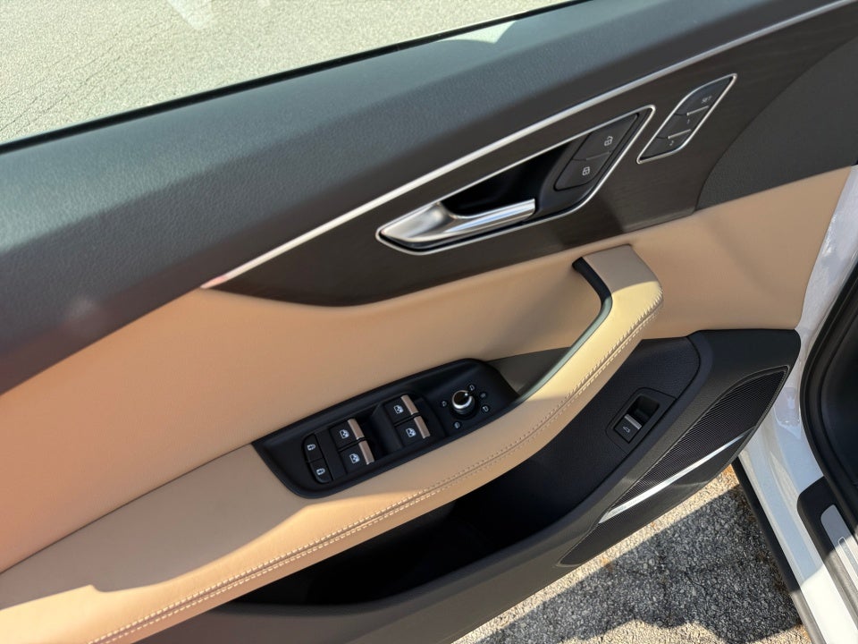 2022 Audi Q7 Premium Plus 55 TFSI quattro Tiptronic