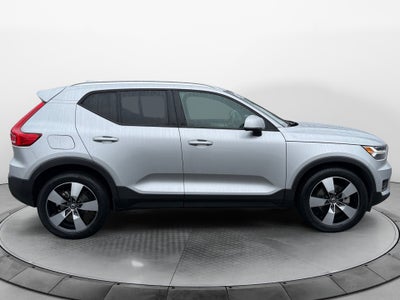 2019 Volvo XC40 T5 Momentum