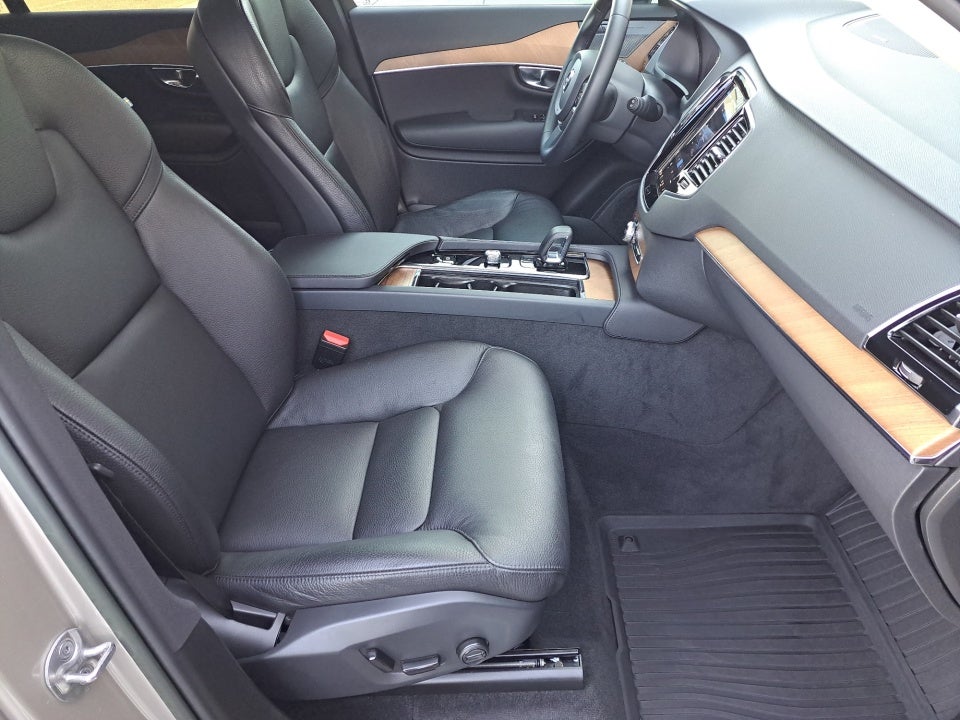 2023 Volvo XC90 B6 Plus 6-Seater
