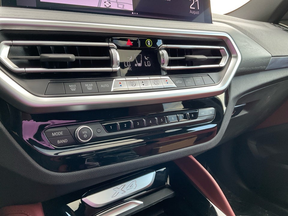 2023 BMW X4 xDrive30i