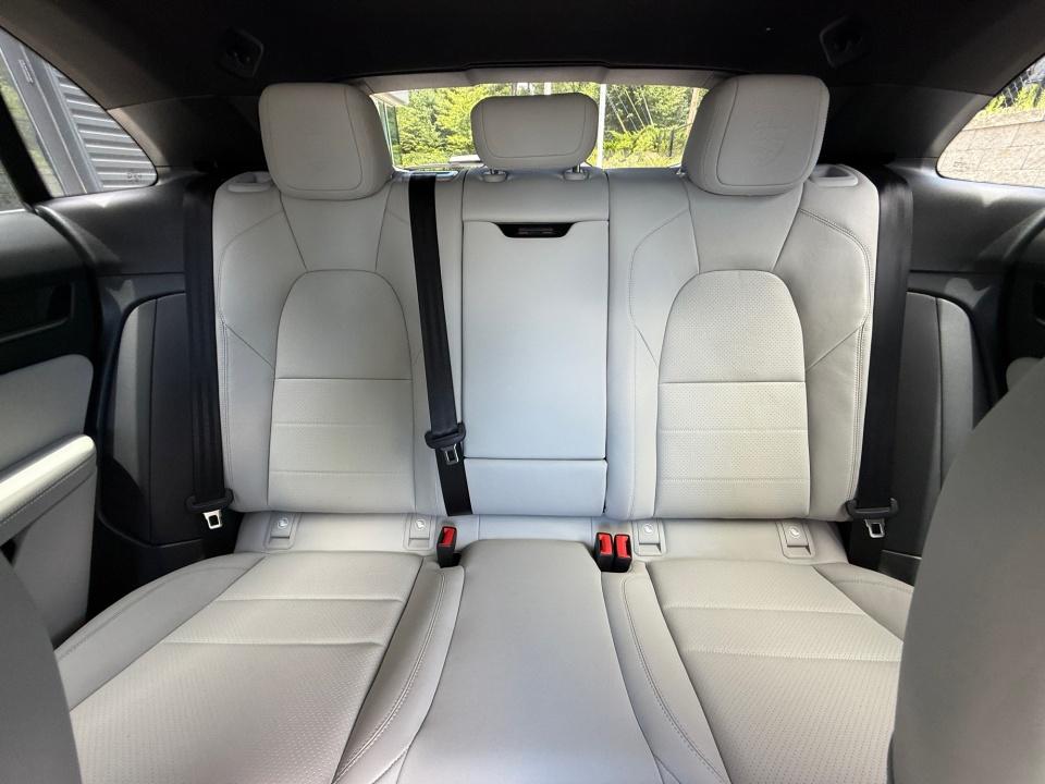 2025 Porsche Macan Electric 4S