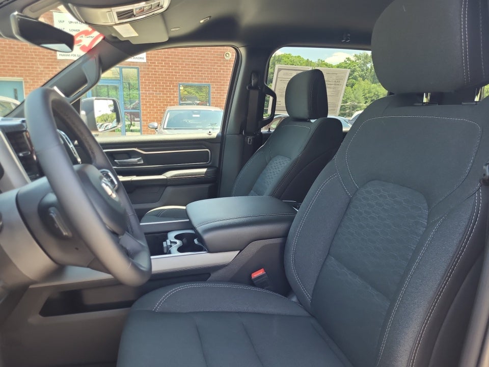2025 RAM 1500 Big Horn Crew Cab 4x4 5'7" Box
