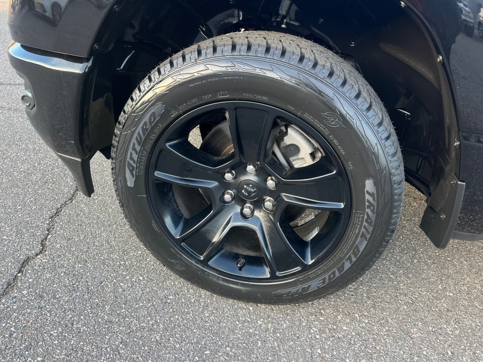 2022 RAM 1500 Big Horn Crew Cab 4x4 5'7" Box