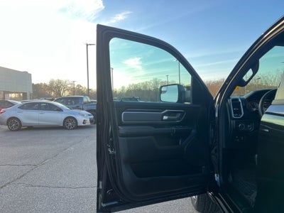 2022 RAM 1500 Big Horn Crew Cab 4x4 5'7" Box