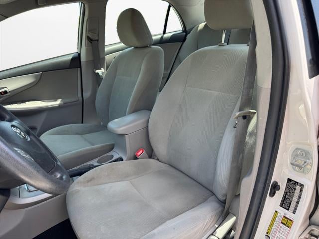 2013 Toyota COROLLA LE