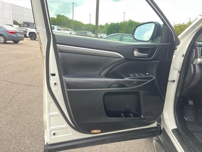 2019 Toyota Highlander SE