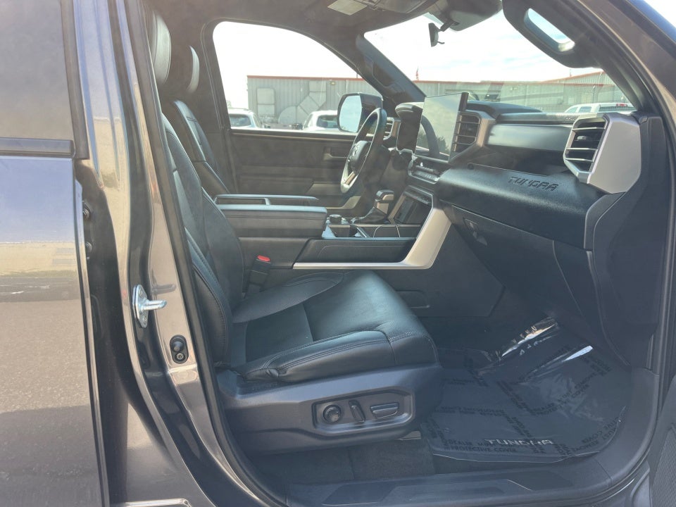 2025 Toyota TUNDRA 4X4 SR5