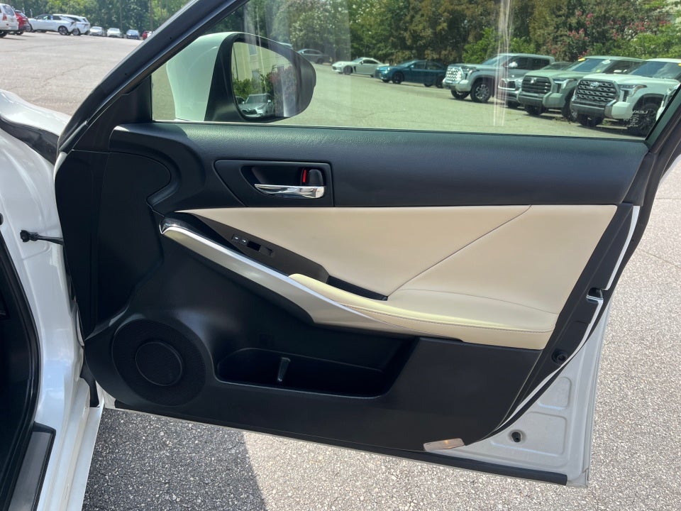 2016 Lexus IS 4dr Sdn AWD