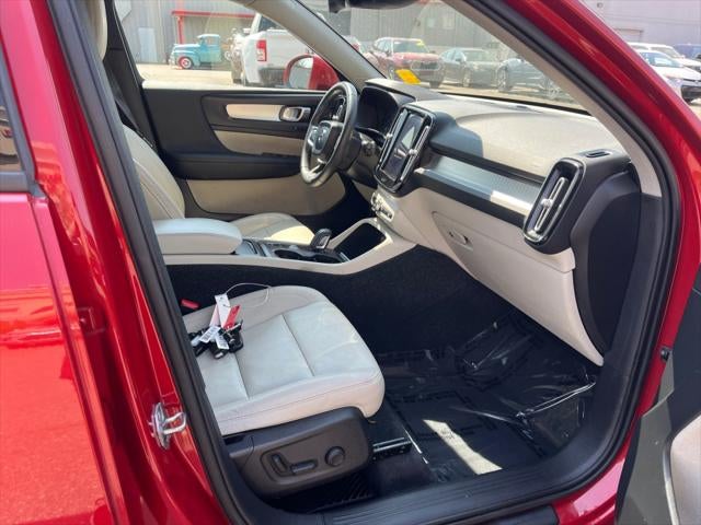 2019 Volvo XC40 T4 Momentum