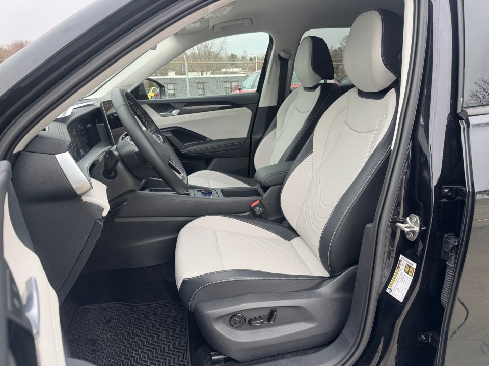 2025 Volkswagen Tiguan 2.0T SE