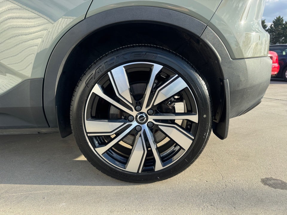 2021 Volvo XC40 Recharge Pure Electric P8