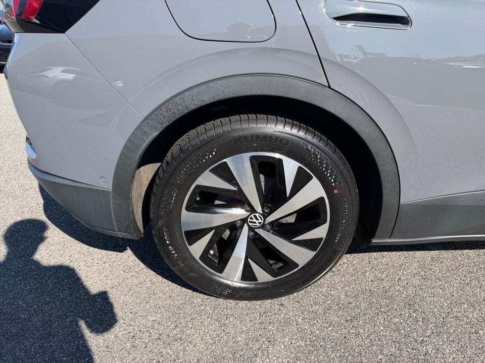 2023 Volkswagen ID.4 Pro