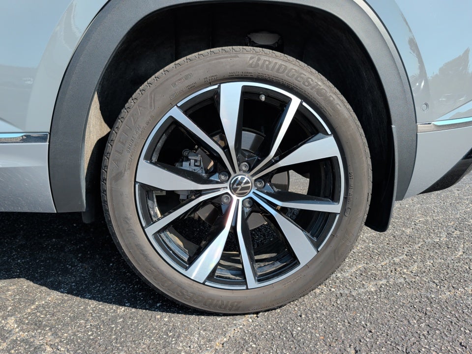 2025 Volkswagen Atlas Cross Sport 2.0T SEL Premium R-Line