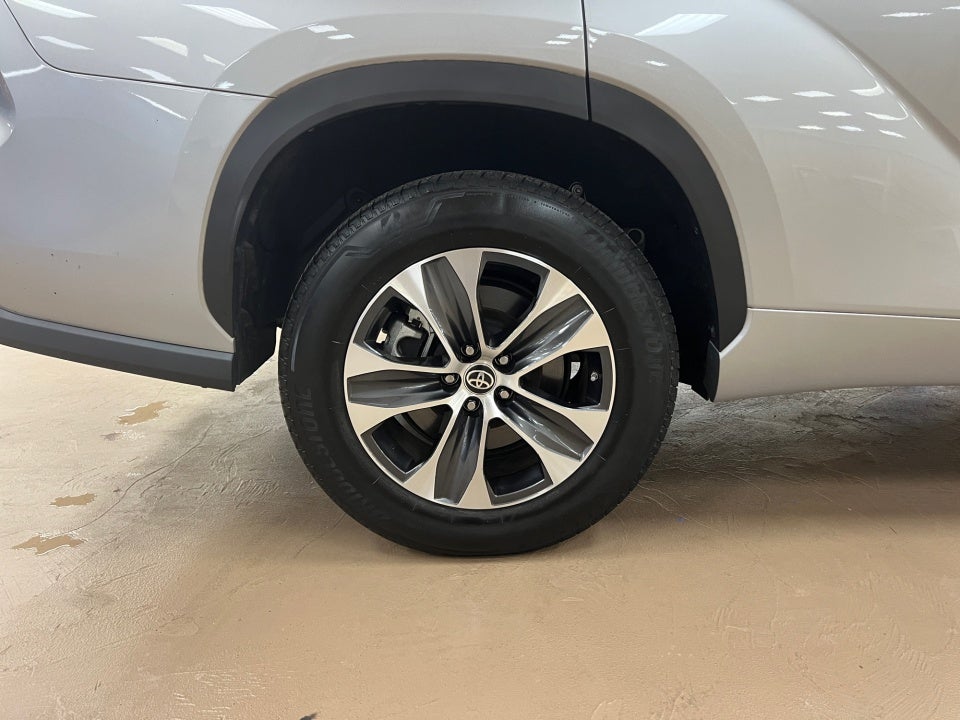 2023 Toyota Highlander Hybrid XLE