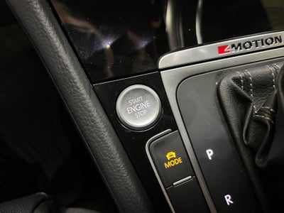 2017 Volkswagen Golf R 4-Door w/DCC & Navigation