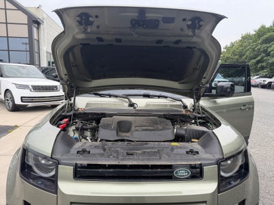 2023 Land Rover Defender SE