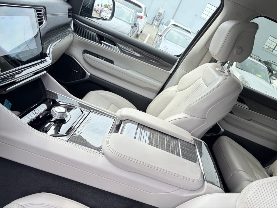 2022 Jeep Wagoneer Series II