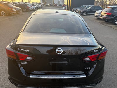 2022 Nissan Altima SR Intelligent AWD
