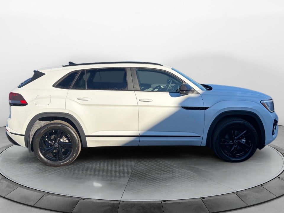 2026 Volkswagen Atlas Cross Sport 2.0T SEL R-Line Black