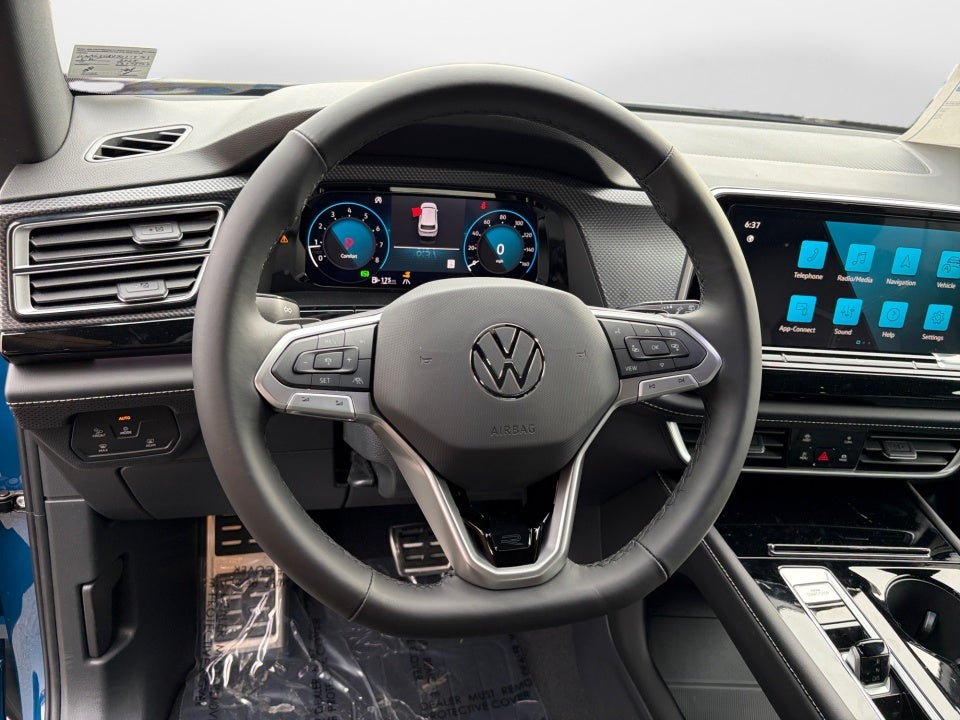 2026 Volkswagen Atlas Cross Sport 2.0T SEL R-Line Black