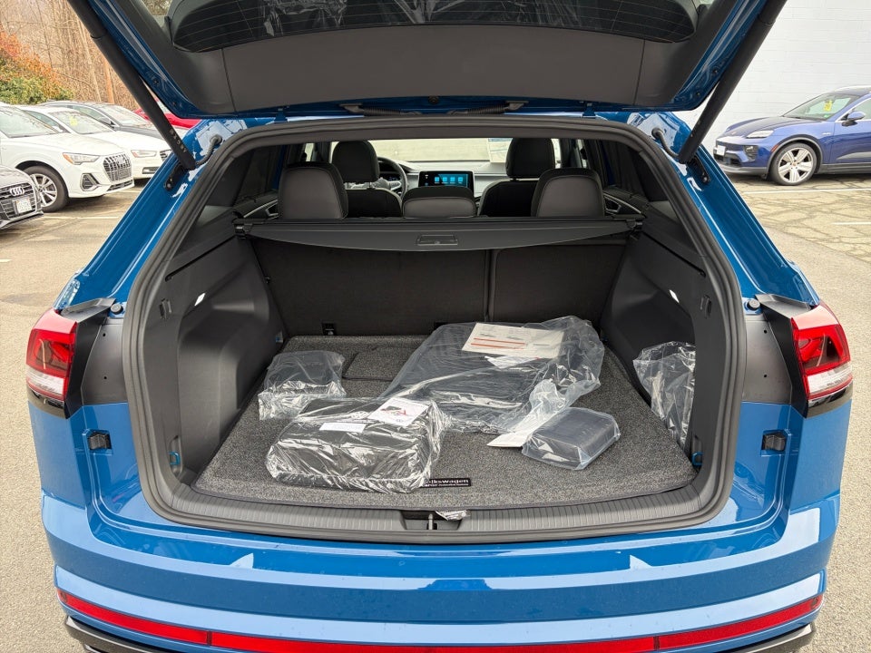 2026 Volkswagen Atlas Cross Sport 2.0T SEL R-Line Black