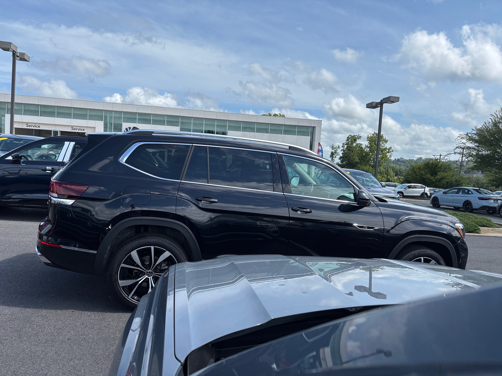 2026 Volkswagen Atlas 2.0T SEL Premium R-Line