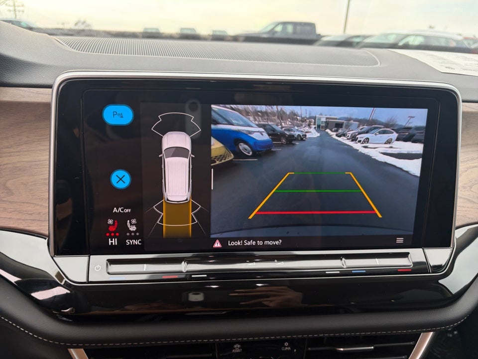 2025 Volkswagen Atlas 2.0T SE w/Technology