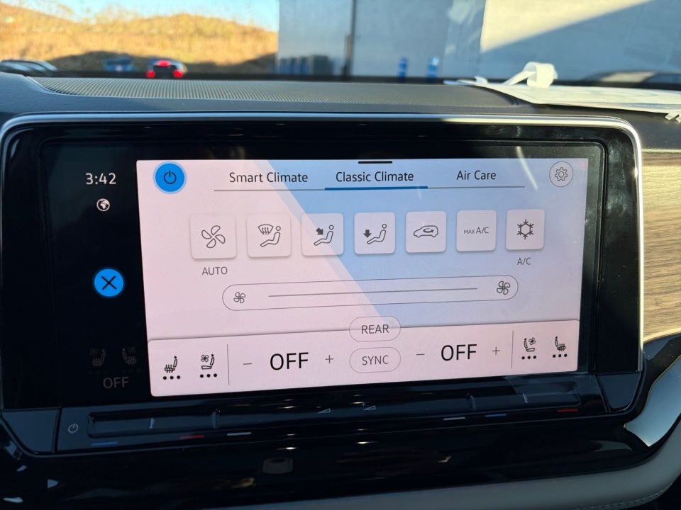 2026 Volkswagen Atlas 2.0T SE w/ Technology