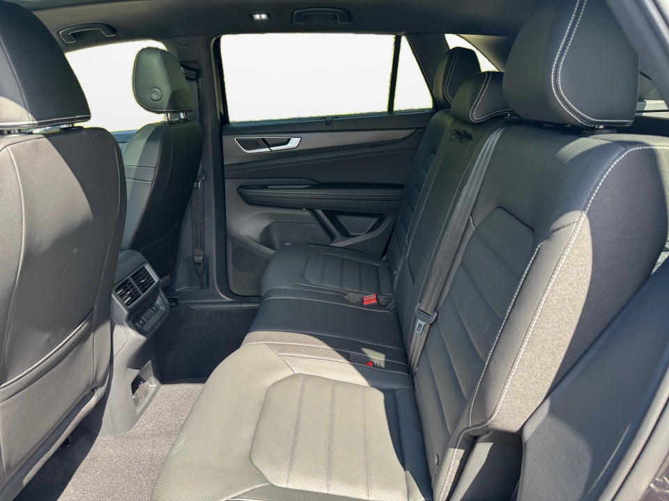 2026 Volkswagen Atlas 2.0T SE w/ Technology