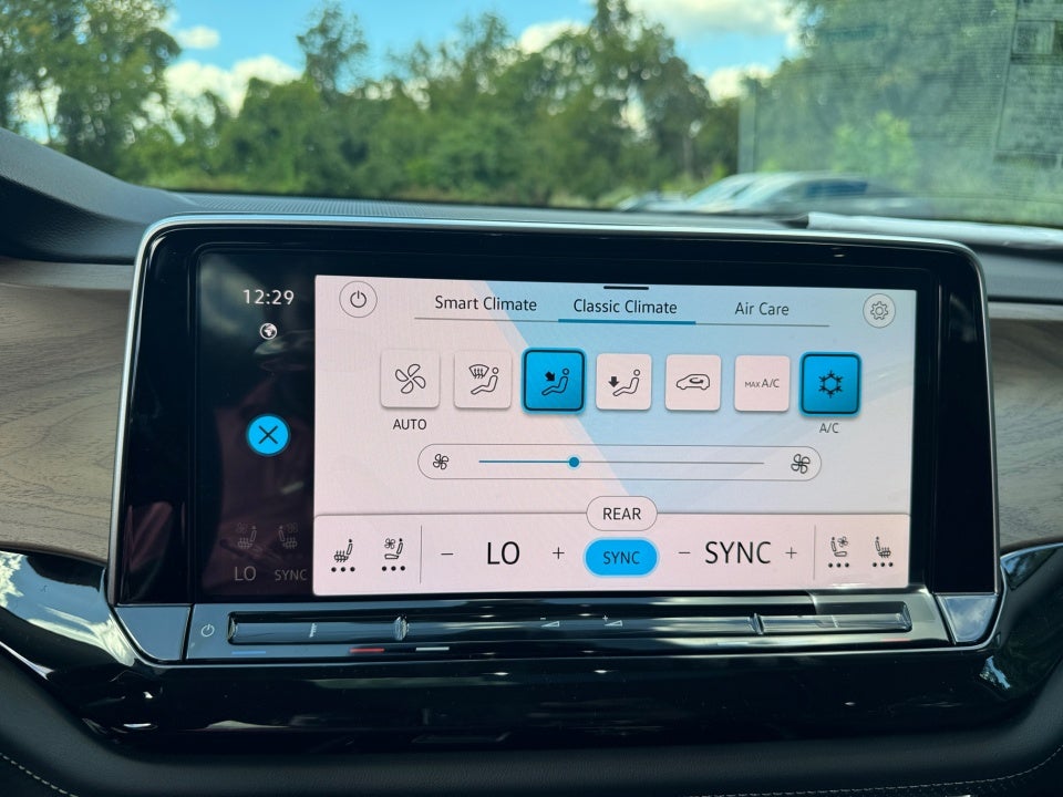 2026 Volkswagen Atlas 2.0T SE w/ Technology