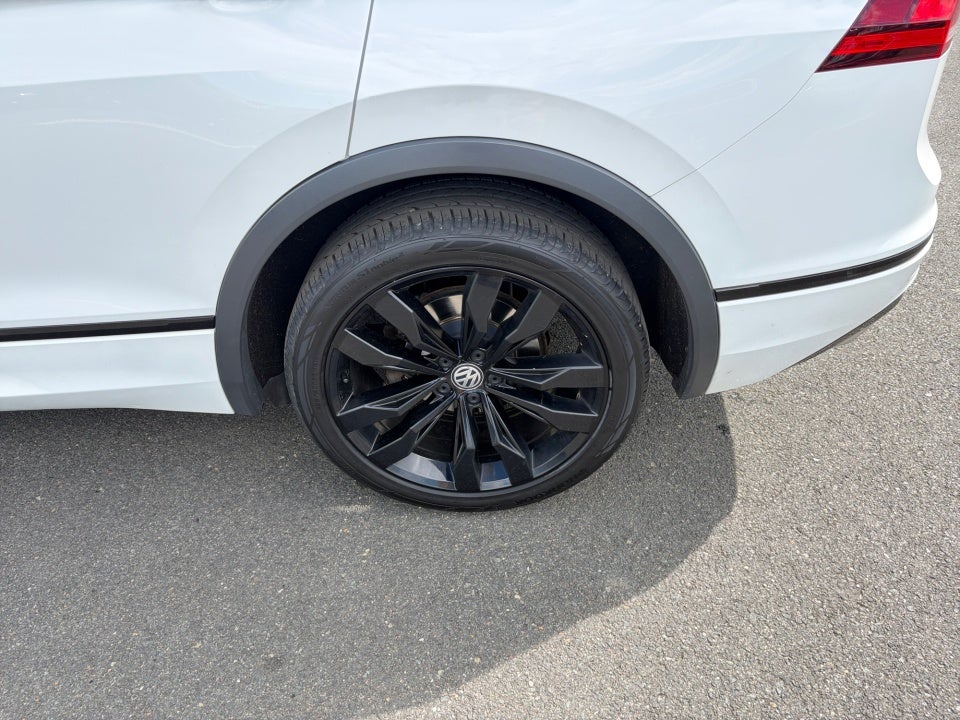2021 Volkswagen Tiguan 2.0T SE R-Line Black