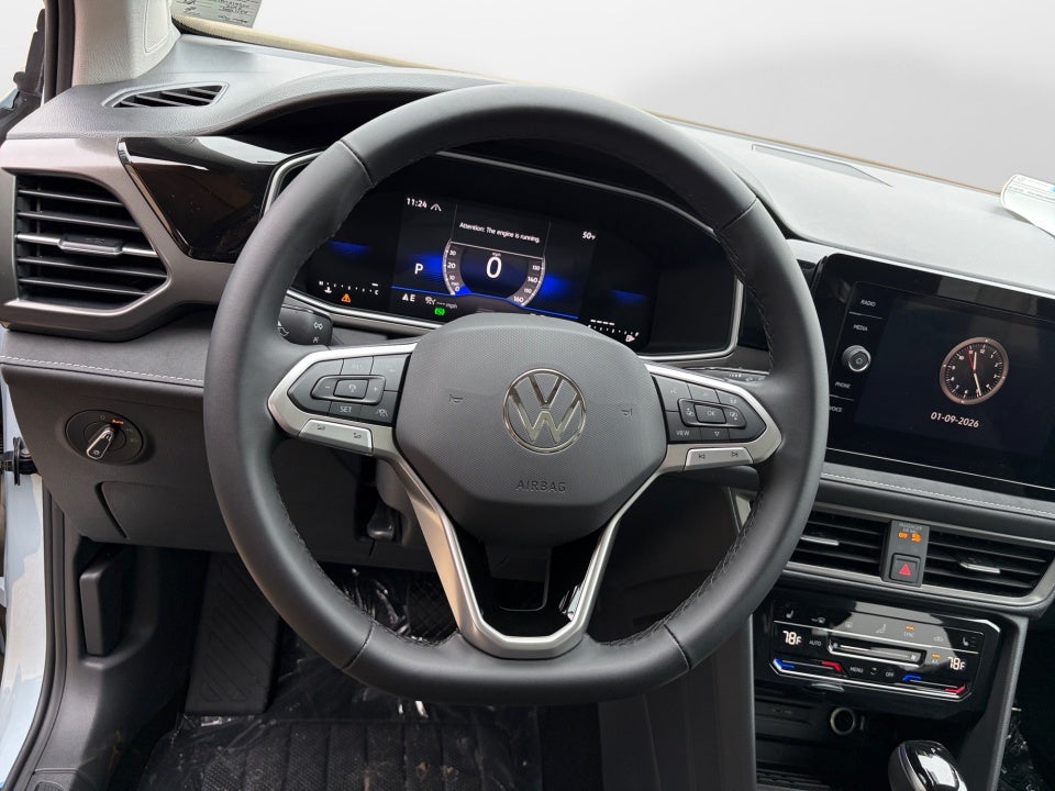 2026 Volkswagen Taos 1.5T SE Black