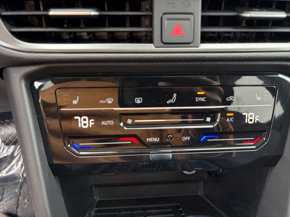 2026 Volkswagen Taos 1.5T SE Black