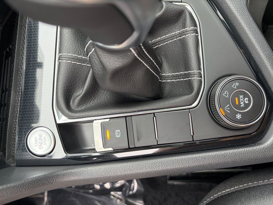 2026 Volkswagen Taos 1.5T SE Black