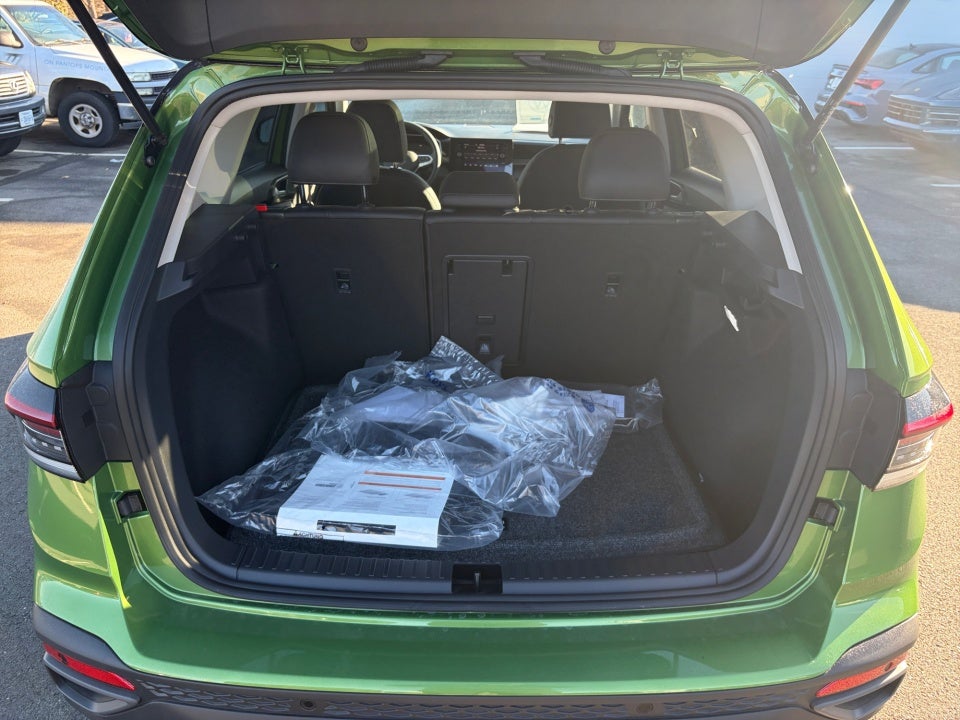 2026 Volkswagen Taos 1.5T SE Black