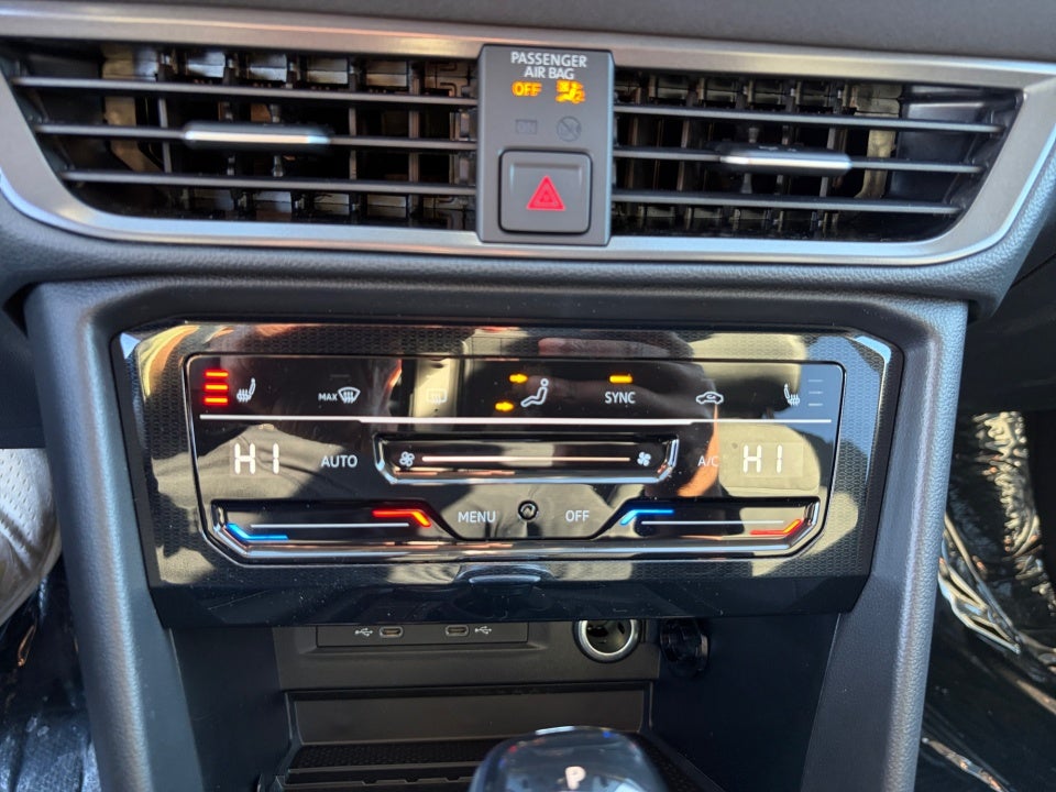 2026 Volkswagen Taos 1.5T SE Black