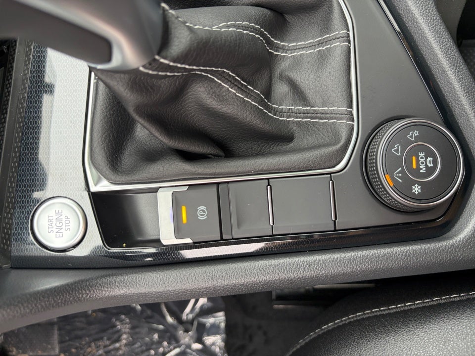 2026 Volkswagen Taos SE Black