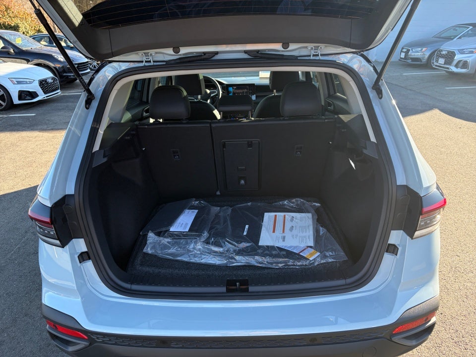 2026 Volkswagen Taos 1.5T SE Black